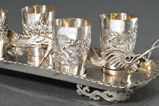 Small tray with 6 shot glasses and removable plast… - photo 1 Small tray with 6 shot glasses and removable plast… - photo 1