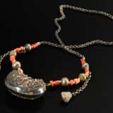 Chinese amulet necklace with double-walled pendant… - photo 1