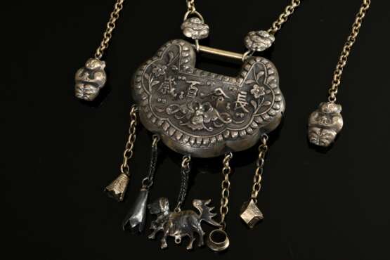 Chinese amulet necklace with double-walled pendant… - photo 4 Chinese amulet necklace with double-walled pendant… - photo 4