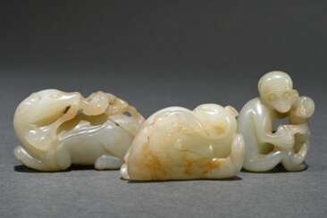 3 Various light-coloured jade toggles: ‘Cat’ (leng…
