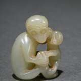 3 Various light-coloured jade toggles: ‘Cat’ (leng… - photo 2