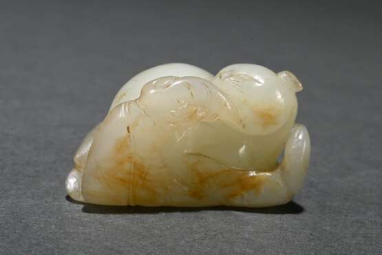 3 Various light-coloured jade toggles: ‘Cat’ (leng… - photo 4 3 Various light-coloured jade toggles: ‘Cat’ (leng… - photo 4