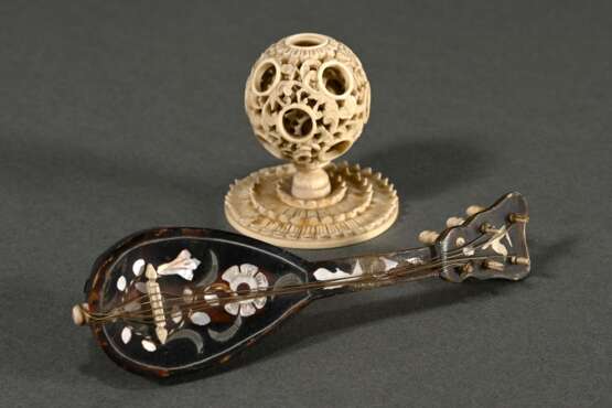 2 Various items: Ivory counterfeit ball on base (h… - photo 1 2 Various items: Ivory counterfeit ball on base (h… - photo 1