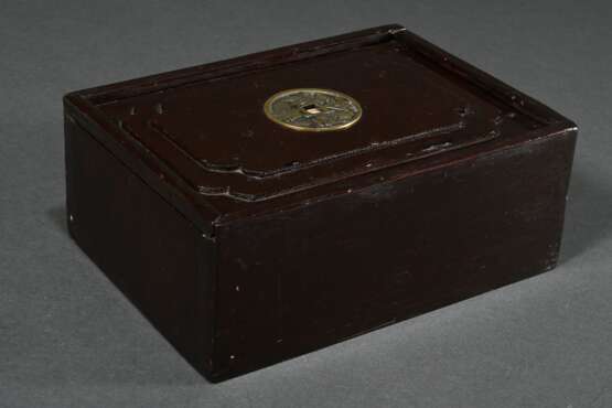 Mahjong game in wooden box with bronze ‘cash coin’… - photo 5 Mahjong game in wooden box with bronze ‘cash coin’… - photo 5
