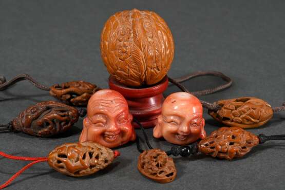 9 Various Chinese carvings: 6 fruit pits ‘Erotic M… - фото 2 9 Various Chinese carvings: 6 fruit pits ‘Erotic M… - фото 2