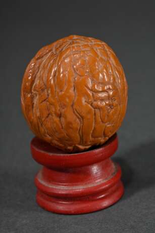 9 Various Chinese carvings: 6 fruit pits ‘Erotic M… - фото 4 9 Various Chinese carvings: 6 fruit pits ‘Erotic M… - фото 4