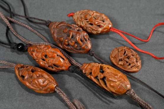 9 Various Chinese carvings: 6 fruit pits ‘Erotic M… - фото 5 9 Various Chinese carvings: 6 fruit pits ‘Erotic M… - фото 5