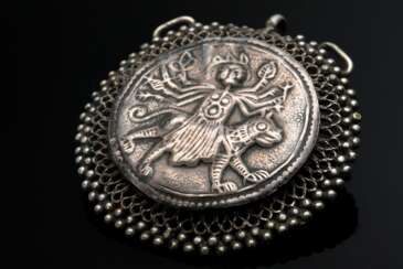 Indisches "Seranvali" Amulett mit "Löwenreiterin" …