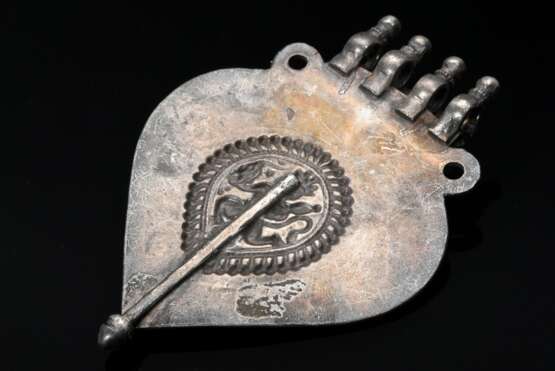 Indischer tropfenförmiger Amulettanhänger aus getr… - Foto 2