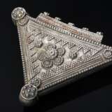 Dreieckiger indischer Anhänger mit reichem geometr… - Foto 1