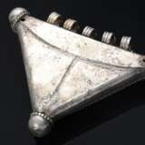 Dreieckiger indischer Anhänger mit reichem geometr… - Foto 2