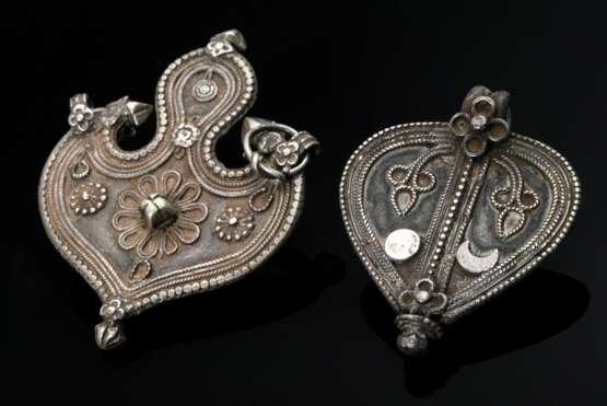 2 Various Indian amulets with floral appliqués and… - photo 1