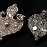 2 Various Indian amulets with floral appliqués and… - photo 1
