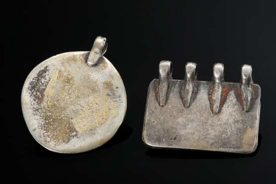 2 Various Indian amulets: 1x disc with engraving a… - photo 2