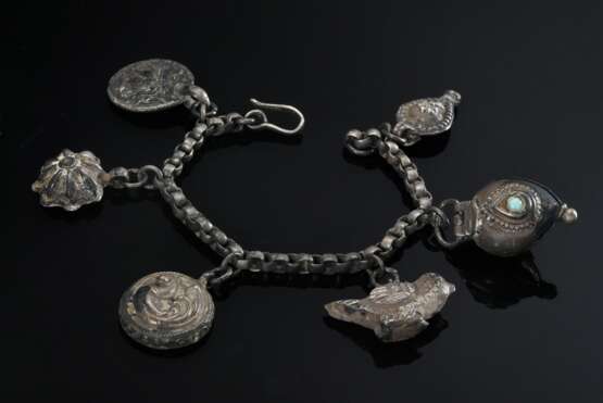 2 Various Indian chains: 1x charm bracelet with 6 … - photo 4 2 Various Indian chains: 1x charm bracelet with 6 … - photo 4