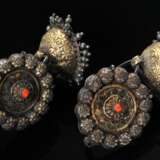 Pair of earrings made of discs with applied flower… - photo 1