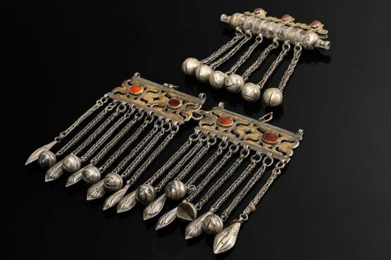3 Various pieces of Tekke Turkmen jewellery: ‘Bazb… - photo 1