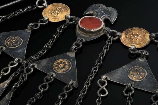 Yomud Turkmen ‘Sandschalyk’ hood ornament made of … - фото 5 Yomud Turkmen ‘Sandschalyk’ hood ornament made of … - фото 5