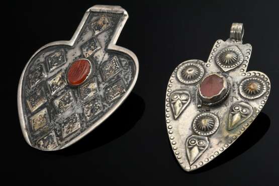 2 Various pieces of Yomud Trukmenen ‘Asyk’ back je… - photo 1 2 Various pieces of Yomud Trukmenen ‘Asyk’ back je… - photo 1