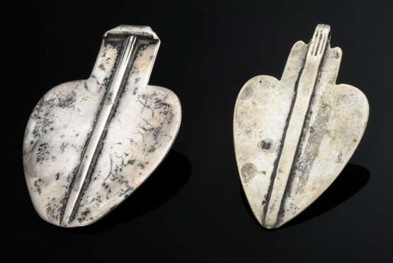 2 Various pieces of Yomud Trukmenen ‘Asyk’ back je… - photo 2 2 Various pieces of Yomud Trukmenen ‘Asyk’ back je… - photo 2