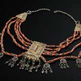 Yemeni ‘Lazam’ necklace consisting of a central sq… - фото 1