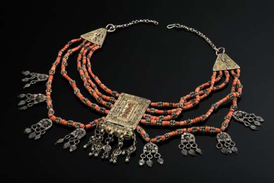 Yemeni ‘Lazam’ necklace consisting of a central sq… - фото 1