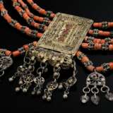 Yemeni ‘Lazam’ necklace consisting of a central sq… - фото 2