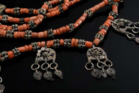 Yemeni ‘Lazam’ necklace consisting of a central sq… - фото 4