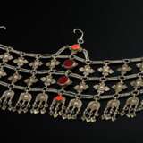 Yemeni facial ornament consisting of 3 horizontal … - фото 1