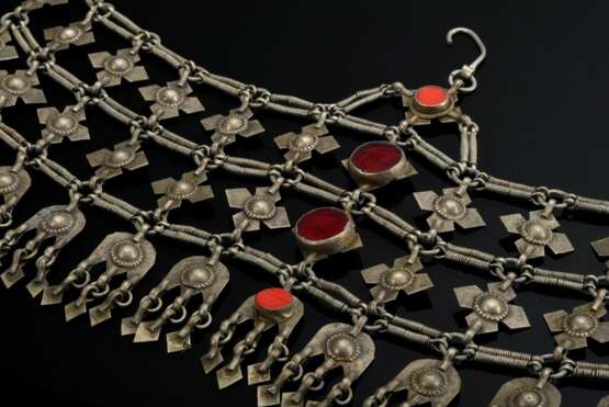 Yemeni facial ornament consisting of 3 horizontal … - фото 2