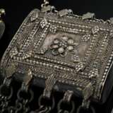3 Various Yemeni amulet pendants: 2 ‘Hirz’ with wi… - фото 3