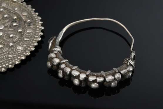 3 Various pieces of Yemeni jewellery: 2 pendants w… - фото 5 3 Various pieces of Yemeni jewellery: 2 pendants w… - фото 5