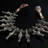 Armband mit 12 Anhängern "Stilisierte Blüten über … - Foto 3