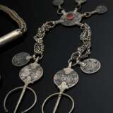 2 Diverse marokkanische Fibelketten: 1x mit zentra… - Foto 2