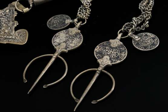 2 Diverse marokkanische Fibelketten: 1x mit zentra… - Foto 5 2 Diverse marokkanische Fibelketten: 1x mit zentra… - Foto 5