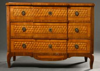Louis XVI Kommode in gerader Form mit hervorspring…