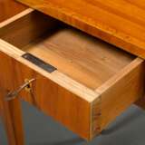 Biedermeier Beistelltisch in gerader Façon mit Sch… - Foto 3