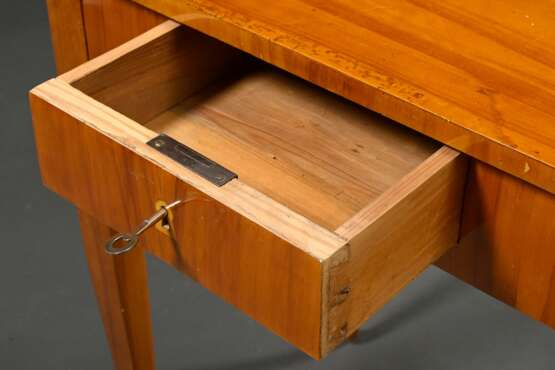 Biedermeier Beistelltisch in gerader Façon mit Sch… - Foto 3 Biedermeier Beistelltisch in gerader Façon mit Sch… - Foto 3