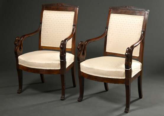 Pair of French armchairs with sculpted swan armres… - фото 1