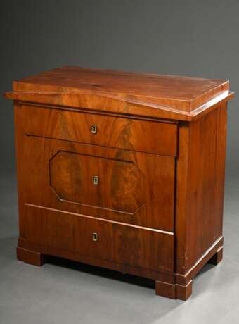Classic Biedermeier chest of drawers with architec… - photo 1 Classic Biedermeier chest of drawers with architec… - photo 1