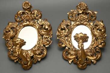 Paar opulent geschnitzte Wandblaaker mit Spiegeln …