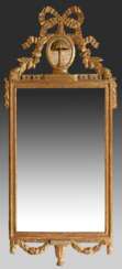Großer klassizistischer Konsolspiegel mit fein ges…