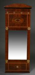 Biedermeier Konsolspiegel mit Segmentgiebel und Me…