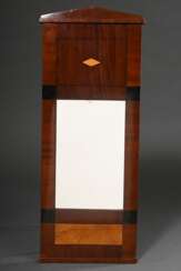 Biedermeier Konsolspiegel mit Spitzgiebel, Mahagon…