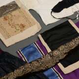 13 Diverse Teile Vierländer Trachtenkleidung, 19.J… - Foto 2