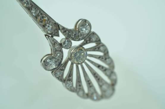 Platinum earrings with 56 natural diamonds 21th century - photo 5 Platinum earrings with 56 natural diamonds 21th century - photo 5