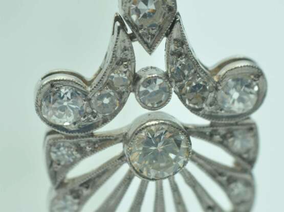 Platinum earrings with 56 natural diamonds 21th century - photo 6 Platinum earrings with 56 natural diamonds 21th century - photo 6