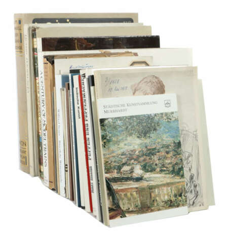 Konvolut | Kunst & Spielzeug 35 Bücher zu unterschiedlichen Künstlern,… - Foto 1