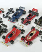 Игрушки и модели. 14 Rennwagen 13 x Burago 1 x Polistil, unterschiedlich Formel 1 - Wage…