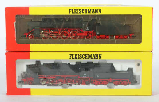 2 Lokomotiven Fleischmann, Spur H0, 1 x Dampflok m. Tender 4138, BN 39… - фото 1